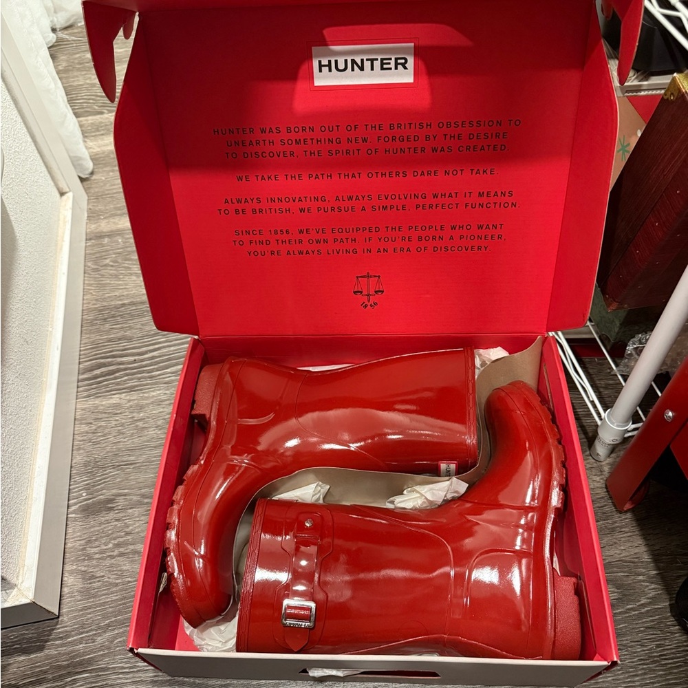 Hunter Red Gloss Rain Boots